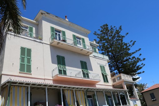 Bordighera, lavori a “Villa Banana”: chiuso tratto pedonale in piazza Della Maddalena
