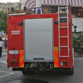 Pieve di Teco: malfunzionamento di una stufa a pellet, intervento di Vigili del Fuoco e 118 Pieve di Teco: malfunzionamento di una stufa a pellet, intervento di Vigili del Fuoco e 118