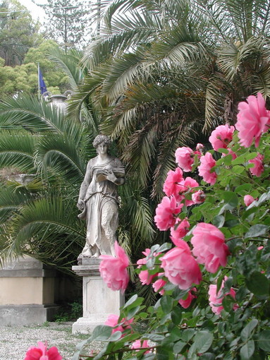 Sanremo: Sardenaira, focaccia all’olio, fiori e ambientazione storica, ricco programma domani pomeriggio a Villa Ormond