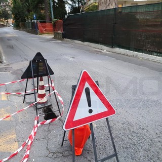 Sanremo: voragine in corso Inglesi e preoccupazione dei residenti, nella zona un anno fa crollò un muro (Foto) Sanremo: voragine in corso Inglesi e preoccupazione dei residenti, nella zona un anno fa crollò un muro (Foto)