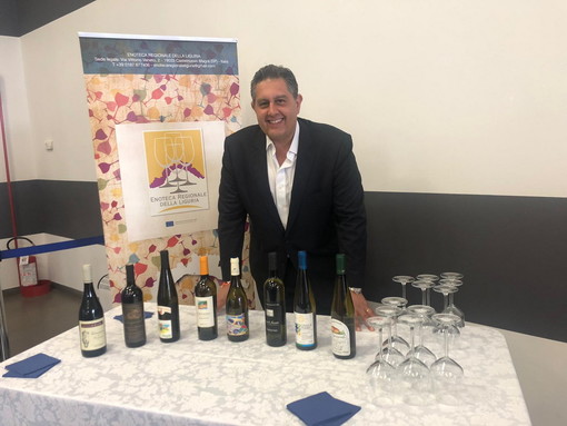 La Liguria al Vinitaly 2019 con il record di 250 etichette in degustazione. Lunedì 8 il presidente Toti a Verona La Liguria al Vinitaly 2019 con il record di 250 etichette in degustazione. Lunedì 8 il presidente Toti a Verona