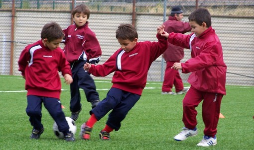 Ventimiglia Calcio. Domani l'esordio nel nuovo torneo &quot;Primi calci&quot; per i bimbi della scuola calcio che affronteranno l'Argentina ad Arma
