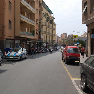 Sanremo: escrementi di cani in via Martiri-via Agosti, la mail piccata di un lettore