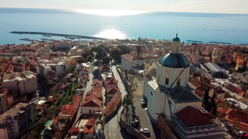 Sanremo: aggressione in un supermercato, cliente picchia giovane cassiera Sanremo: aggressione in un supermercato, cliente picchia giovane cassiera