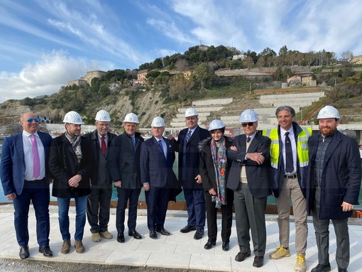 Ventimiglia: il 7 luglio l'inaugurazione del porto, oggi visita della Regione in città. Toti "Cala del Forte opera tra le principali del territorio" (Foto e Video) Ventimiglia: il 7 luglio l'inaugurazione del porto, oggi visita della Regione in città. Toti "Cala del Forte opera tra le principali del territorio" (Foto e Video)