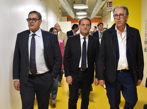 La visita della delegazione al Mercato dei Fiori La visita della delegazione al Mercato dei Fiori