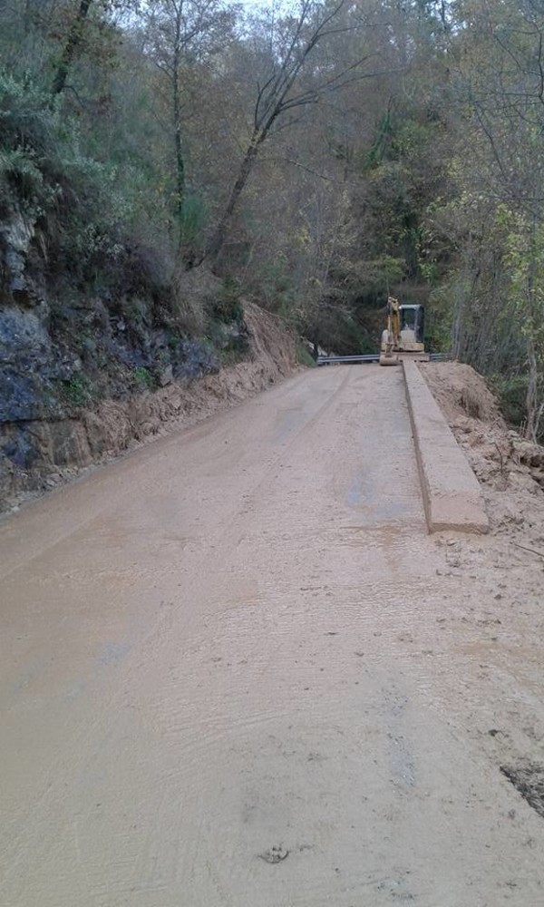 Maltempo: a Vessalico 250mila euro di danni. In aiuto anche i migranti della coop Il Faggio Maltempo: a Vessalico 250mila euro di danni. In aiuto anche i migranti della coop Il Faggio