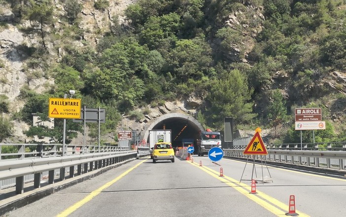 Statale 20 del Tenda: l'Anas conferma all'Onorevole Di Muro che i lavori ad Airole andranno avanti fino a settembre Statale 20 del Tenda: l'Anas conferma all'Onorevole Di Muro che i lavori ad Airole andranno avanti fino a settembre