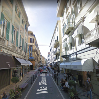 Le obsolete immagini di Google Street View in via Matteotti Le obsolete immagini di Google Street View in via Matteotti