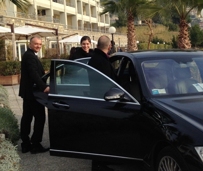 #Sanremo2015: Vittoria Puccini all'uscita dal suo albergo prima della partenza