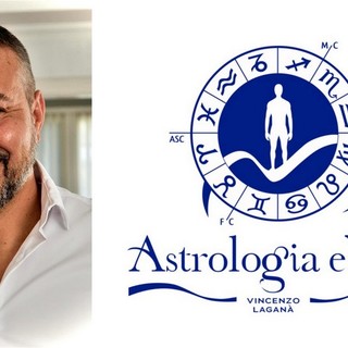 "Zodiaco sotto le stelle", a Vallebona viaggio tra le costellazioni con l'astrologo Vincenzo Laganà (Foto)