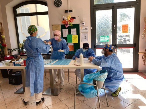 Indagini dei Carabinieri del Nas sui vaccini: Falco (Asl 1 Imperiese) "Siamo a completa disposizione in trasparenza" (Video) Indagini dei Carabinieri del Nas sui vaccini: Falco (Asl 1 Imperiese) "Siamo a completa disposizione in trasparenza" (Video)