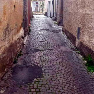 Verso le elezioni ad Imperia: visita di Imperia Rinasce a Costa d'Oneglia "Strade nel degrado" (Foto)