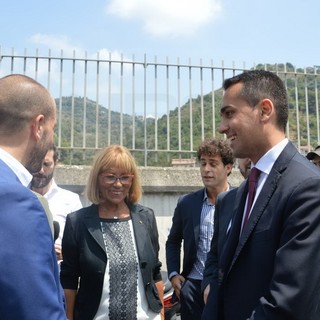 Ventimiglia: è iniziata la visita dell'Onorevole Luigi Di Maio al 'Campo Roya', le immagini in diretta