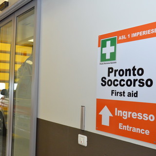 Sanremo: dà in escandescenze al pronto soccorso del 'Borea', bloccato dall'intervento della Municipale