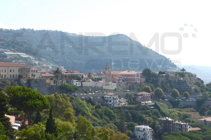 Ventimiglia: il punto informativo del centro storico compie due mesi di attività Ventimiglia: il punto informativo del centro storico compie due mesi di attività