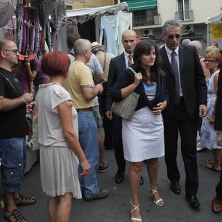 Sanremo. il Sottosegretario Sonia Viale visita il Commissariato ed il mercato