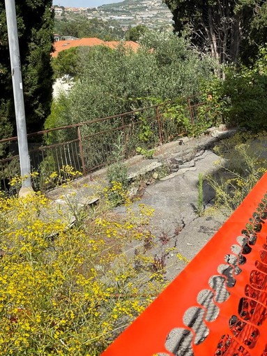 Sanremo: via Vallarino sta 'sprofondando', il Comune conferma "Lavori entro l'estate, saranno poi addebitati ai privati" Sanremo: via Vallarino sta 'sprofondando', il Comune conferma "Lavori entro l'estate, saranno poi addebitati ai privati"