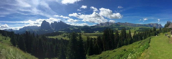 Panorama dall'Alpe di Siusi Panorama dall'Alpe di Siusi