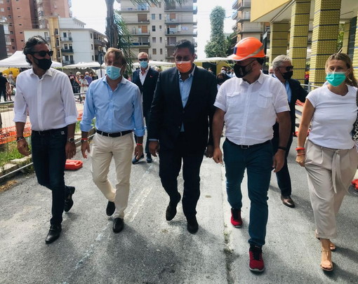 Arma di Taggia: Giovanni Toti e Marco Scajola in visita al cantiere per la riqualificazione di via delle Palme Arma di Taggia: Giovanni Toti e Marco Scajola in visita al cantiere per la riqualificazione di via delle Palme