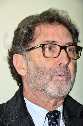 Conferenza dei Sindaci stamane a Sanremo: Cotellessa fa un passo indietro "Quella di ieri era una provocazione!" Conferenza dei Sindaci stamane a Sanremo: Cotellessa fa un passo indietro "Quella di ieri era una provocazione!"