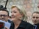 Mentone: Marine Le Pen è arrivata negli uffici di frontiera francesi, presenti anche alcuni politici italiani (Foto e Video)