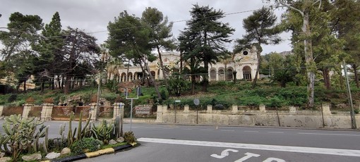 Ospedaletti: muro perimetrale di Villa Sultana crollato da dicembre, il Sindaco ordina alla 'Sapeco' un intervento urgente