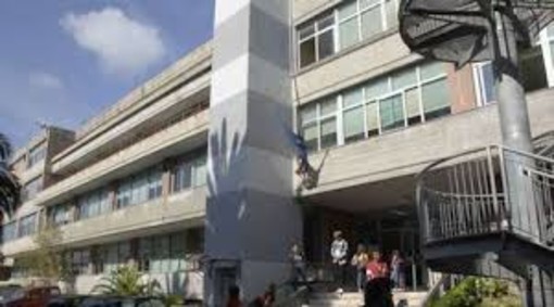 Imperia: critiche al liceo Vieusseux, interviene l'imprenditore Lucio Carli "Grande scuola e grandi professori" Imperia: critiche al liceo Vieusseux, interviene l'imprenditore Lucio Carli "Grande scuola e grandi professori"
