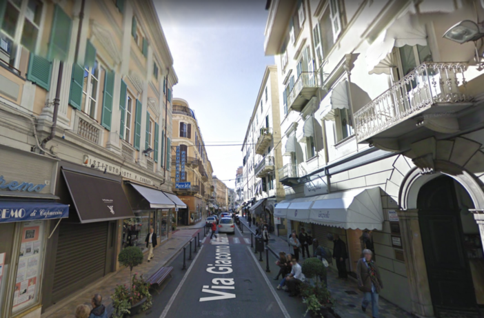 Le obsolete immagini di Google Street View in via Matteotti