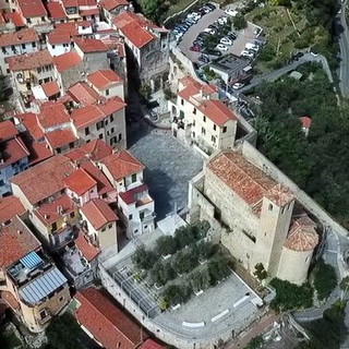 Ventimiglia Alta si anima con la Fiera di San Giuseppe: arte e artigianato invadono il centro storico