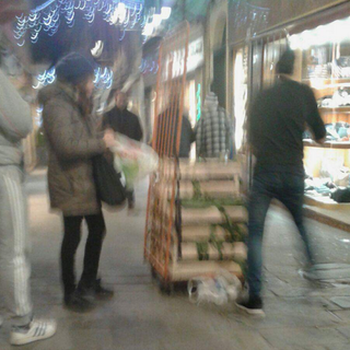 Sanremo: dopo i 'melonari' ecco nel centro della città anche i venditori di frutta e verdura 'porta a porta'