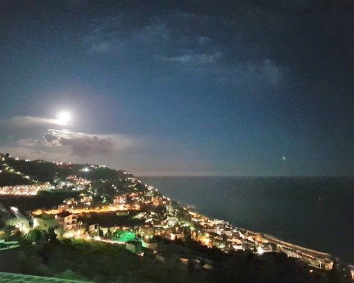 Sanremo in bicicletta con la luna piena: c’è tempo fino alle ore 12.00 di oggi sabato 25 agosto per le iscrizioni. Sanremo in bicicletta con la luna piena: c’è tempo fino alle ore 12.00 di oggi sabato 25 agosto per le iscrizioni.