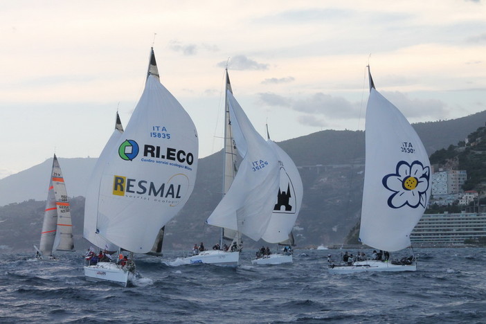 Mondiale X-35 a Sanremo: classifiche corte e giochi ancora aperti alla vigilia dell’epilogo di oggi