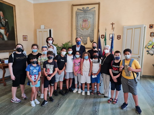 Sanremo: bambini e ragazzi dell’IC Calvino incontrano i rappresentanti delle istituzioni cittadine