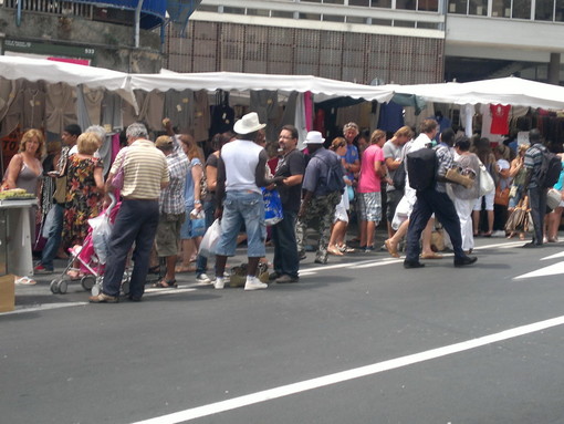 Sanremo: nuova giornata di lotta all'abusivismo commerciale, la soddisfazione del Sindaco