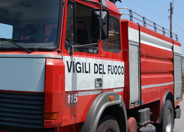 Sanremo: piccolo incendio in un condominio in via N. Bixio
