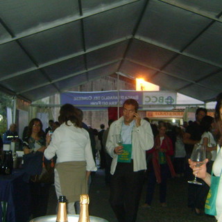 Torna a Sanremo 'Vini in teatro' il festival delle bollicine delle più prestigiose case vinicole Torna a Sanremo 'Vini in teatro' il festival delle bollicine delle più prestigiose case vinicole