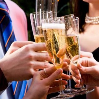 Per il brindisi di Natale e Capodanno ecco vini e spumanti da uva biologica: ecco tutte le proposte di SanremoBio