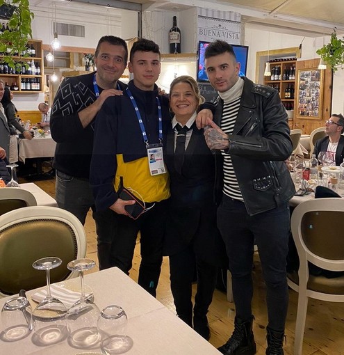 #Sanremo2020: anche ieri sera parata di Vip al ristorante Buena Vista, c'era anche Junior Cally (Foto)