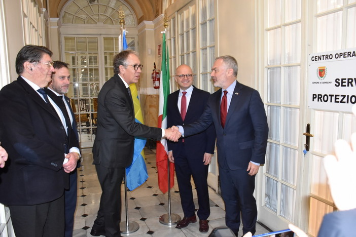 Sanremo: visita dell'Ambasciatore svedese in Comune, firmato con la Fondazione l'accordo per i fiori al Premio Nobel (Foto e Video)