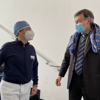 Hub vaccinali vandalizzati a Camporosso e Bordighera: visita di solidarietà del Direttore di Asl 1 (Foto)