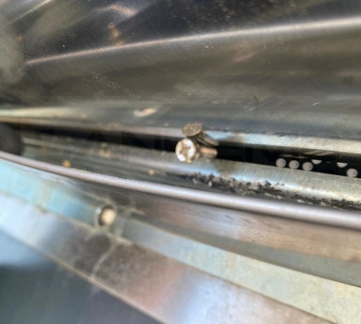 Sanremo, manomessa una ecoisola informatizzata di via Pietro Agosti: intervento di Amaie Energia per ripristinare il servizio (Foto) Sanremo, manomessa una ecoisola informatizzata di via Pietro Agosti: intervento di Amaie Energia per ripristinare il servizio (Foto)