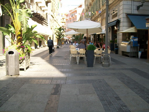 Sanremo: 80 commercianti del centro accusano il Comune di 'concorrenza sleale' per i troppi mercatini