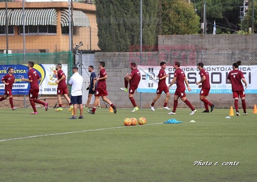Calcio, Eccellenza. Questa sera la presentazione del Ventimiglia di mister Andrea Caverzan Calcio, Eccellenza. Questa sera la presentazione del Ventimiglia di mister Andrea Caverzan