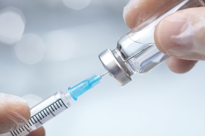 Vaccino anti-covid, in Liguria la somministrazione al di sopra della media nazionale: previste altre 19 mila dosi settimanali