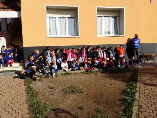 Sanremo: divertente mattinata per gli alunni dell'Istituto 'Centro Levante' al canile di strada San Pietro (Foto)