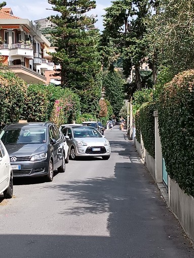 Bordighera: divieto di transito veicolare in Via Cesare Balbo per consentire lavori da parte di una ditta privata Bordighera: divieto di transito veicolare in Via Cesare Balbo per consentire lavori da parte di una ditta privata
