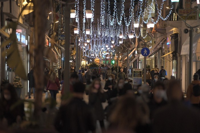 Nuovo Dpcm del 16 gennaio: da bar e ristoranti alle palestre e agli spostamenti, ecco le ipotesi sul tavolo Nuovo Dpcm del 16 gennaio: da bar e ristoranti alle palestre e agli spostamenti, ecco le ipotesi sul tavolo