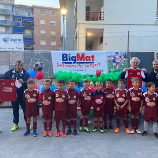 Calcio, nuove divise per i giovani biancorossi della Polisportiva Vallecrosia Academy (Foto)