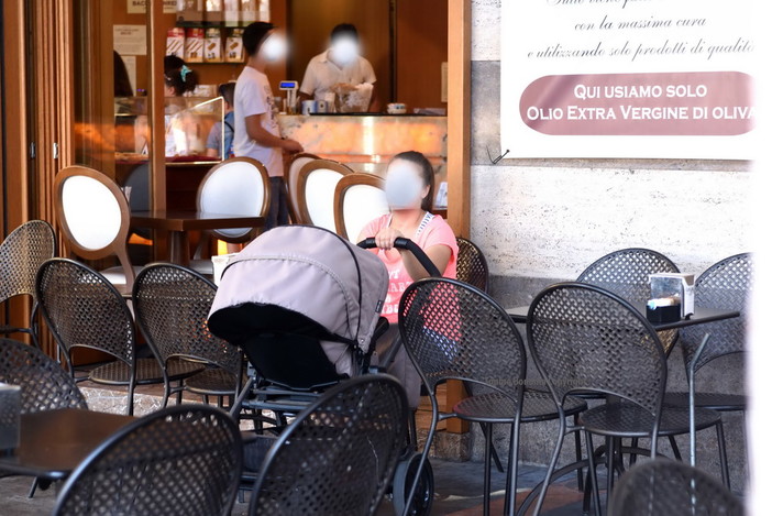 Forte vento in tutta la provincia: cade un albero a San Bartolomeo, vetri in strada a Sanremo Forte vento in tutta la provincia: cade un albero a San Bartolomeo, vetri in strada a Sanremo